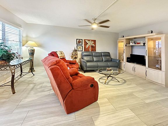 3rd image of 4068 Lyndhurst #4068