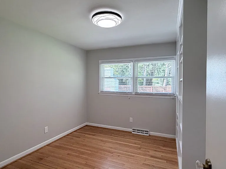 18 Carjen Ave — Photo 52