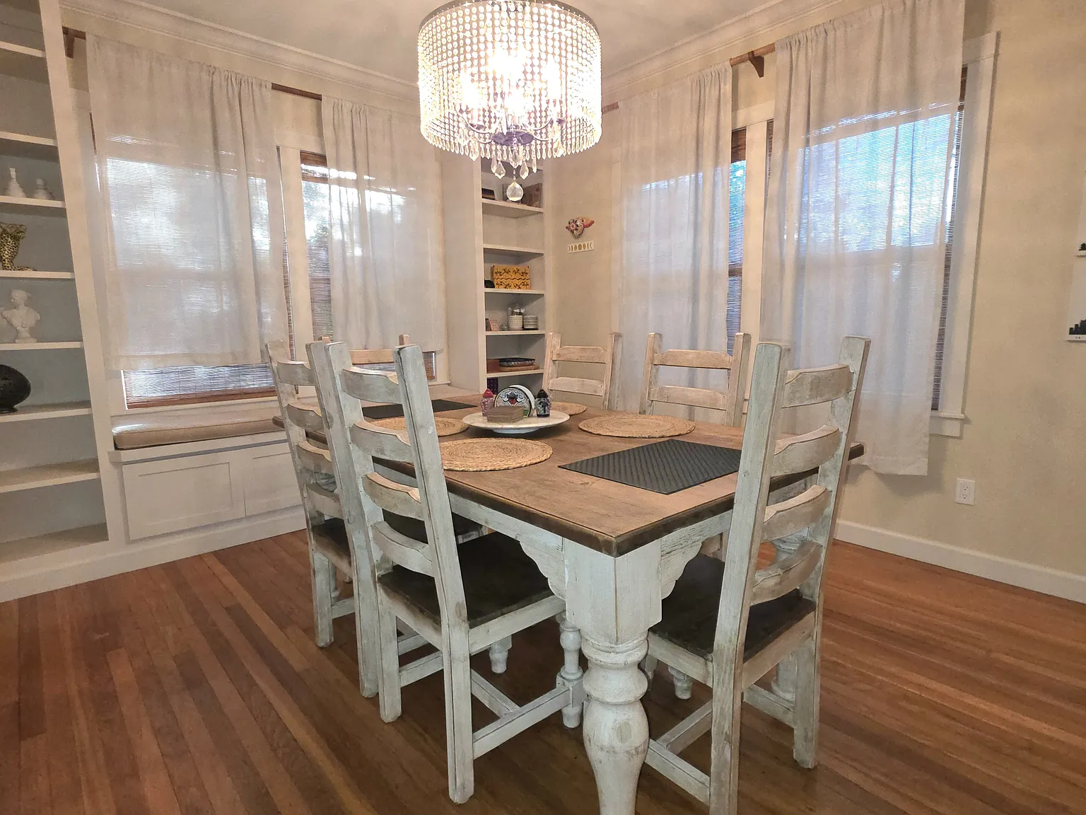 107 E Duke Street — Photo 3
