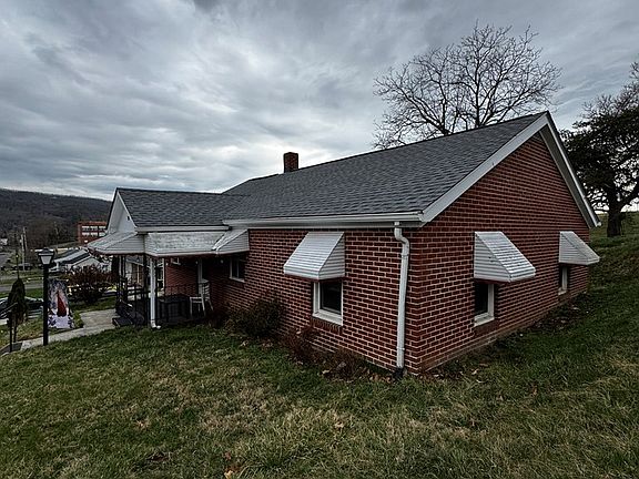 2nd image of 715 Franklin Ave