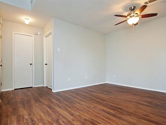 4th image of 14800 Enterprise Dr APT 25D