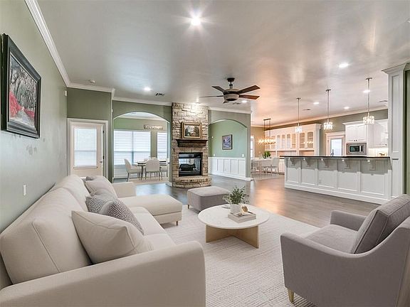 4th image of 634 Megan Ln