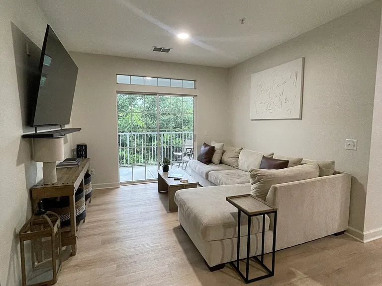 3176 Feltrim Pl #302 — Photo 4