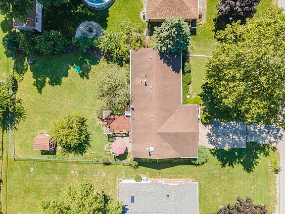 3rd image of 308 Arrowhead Dr
