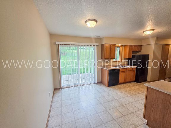 3rd image of 409 S Hazel St