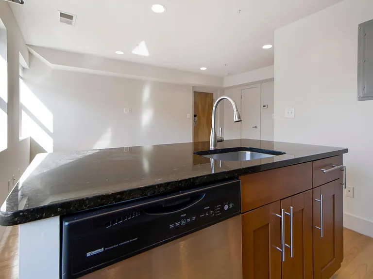 1310 K St SE #204 — Photo 5