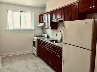 20-27 23rd St #2A, Astoria, NY 11105