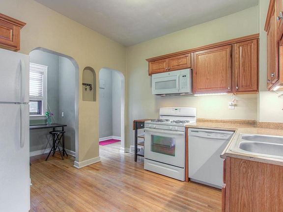 5th image of 11 Morton St W