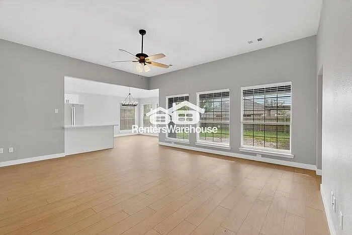 611 Orchard Ln — Photo 4