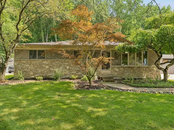 48343 Forbes Dr, Chesterfield, MI 48047