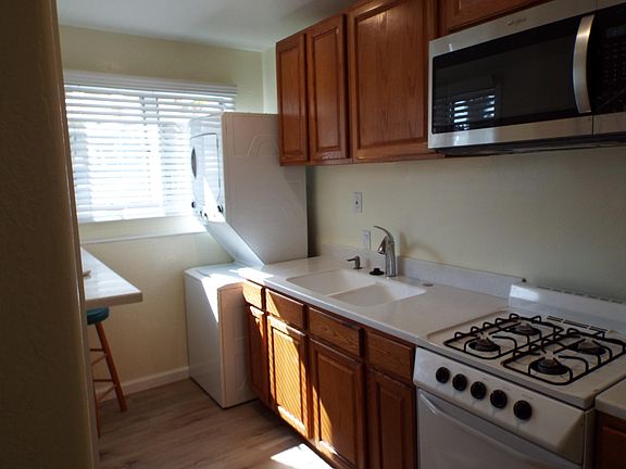 2nd image of 609 S Clementine St