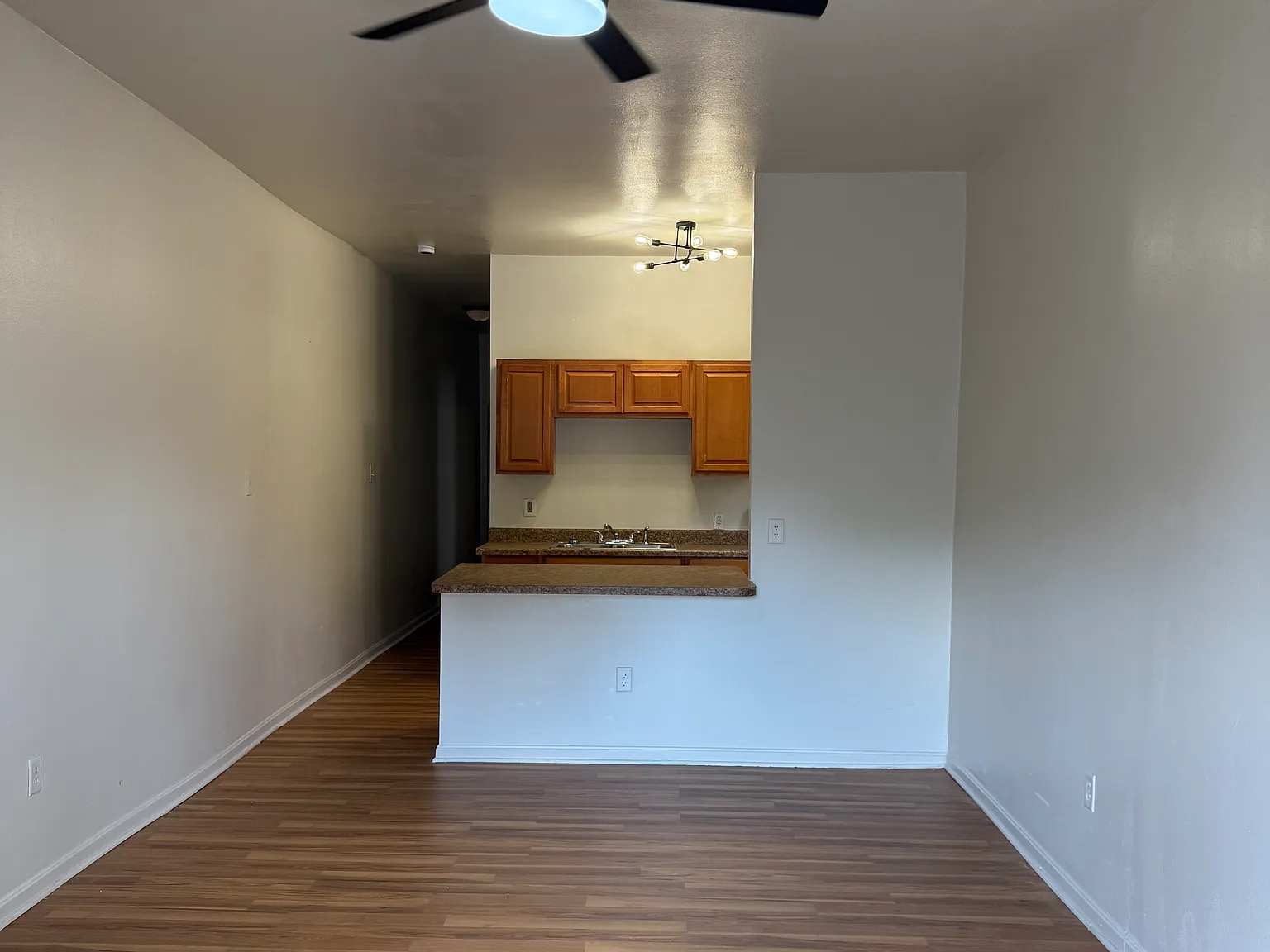 2 bed, 775 sqft, $1,300 — Photo 2