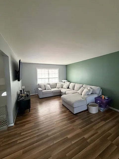3 bed, 1828 sqft, $2,500 — Photo 4
