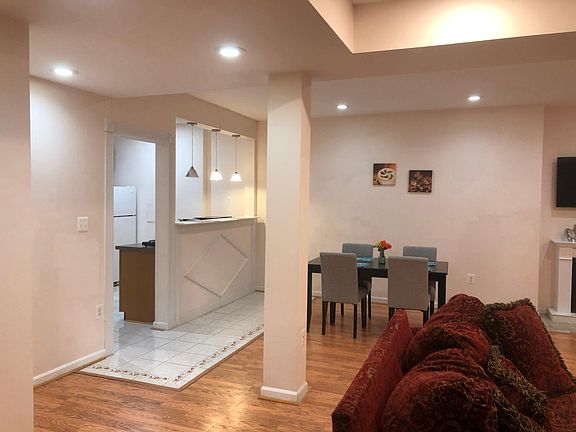 5th image of 905 Royal Elm Ct #Basement