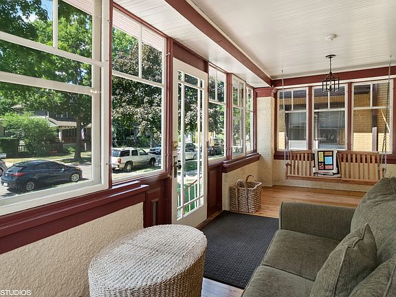2nd image of 832 S Scoville Ave