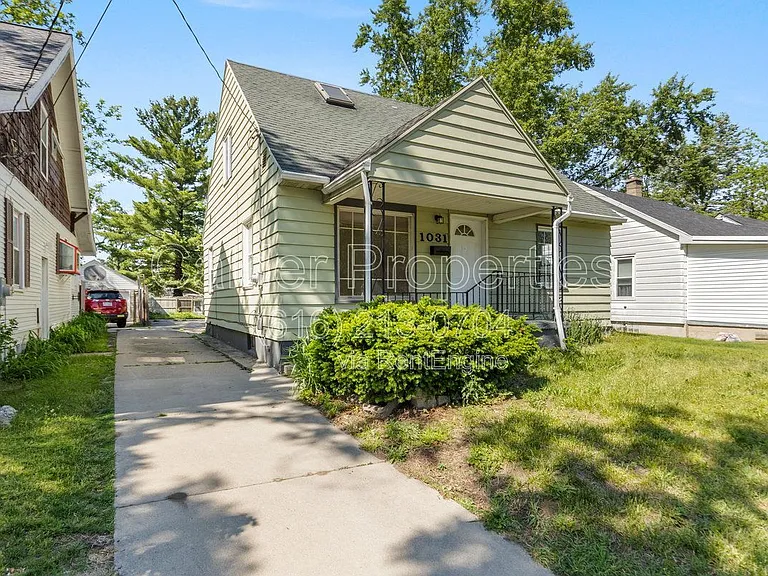 1031 Merrifield St SE — Photo 36