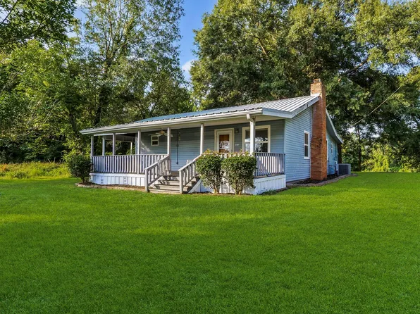450 River Rd, Goodrich, TX 77335