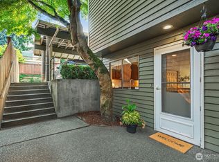 5932 Fauntleroy Way SW APT 4, Seattle, WA 98136