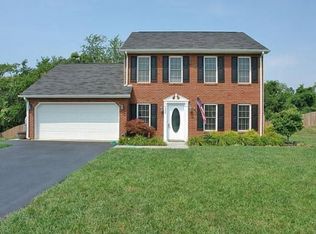 1823 Meadows Ct, Vinton, VA 24179