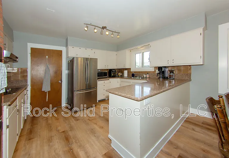 5512 Frederick Dr — Photo 9