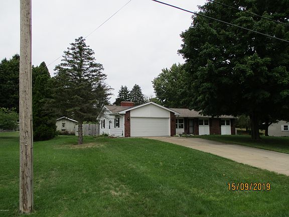 3rd image of 163 Easthill Dr