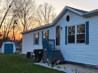 124 Laurel Leah, Fenton, MI 48430