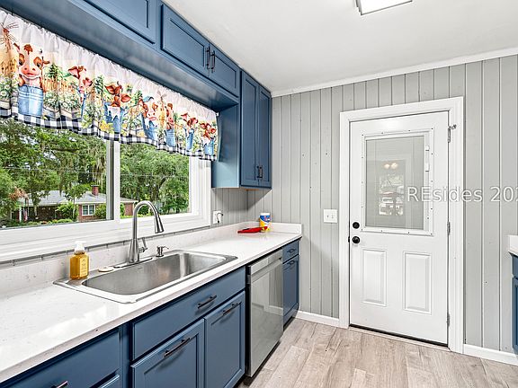 3rd image of 4000 Joann Street