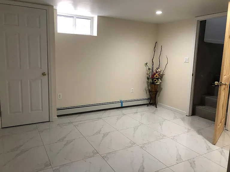 30 Nassau Rd — Photo 18