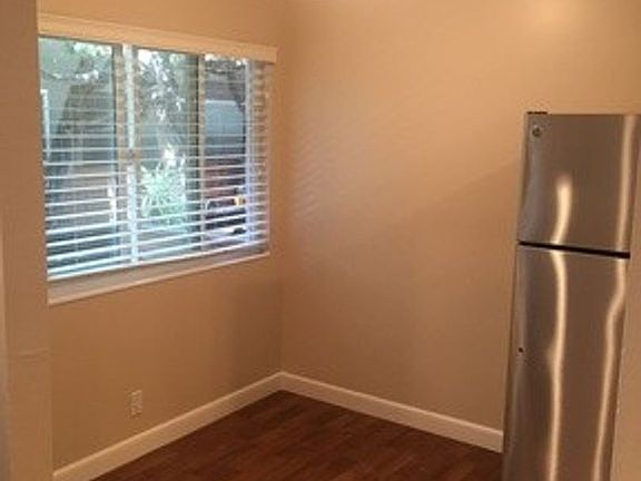 5th image of 700 Race St APT 19