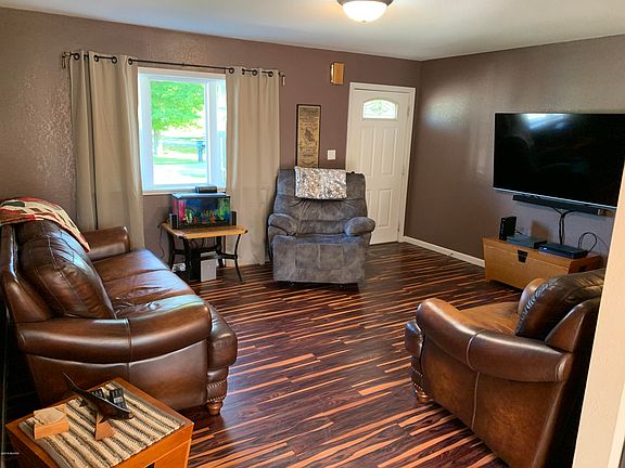 5th image of 671 Langs Dr