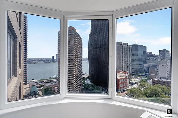 Rented by R New York | media 16