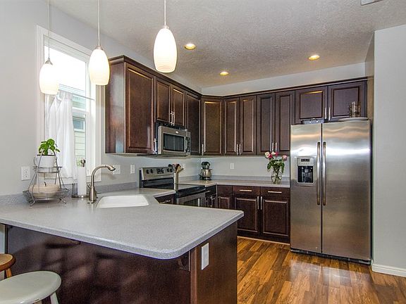 5th image of 5041 W Currant Dr