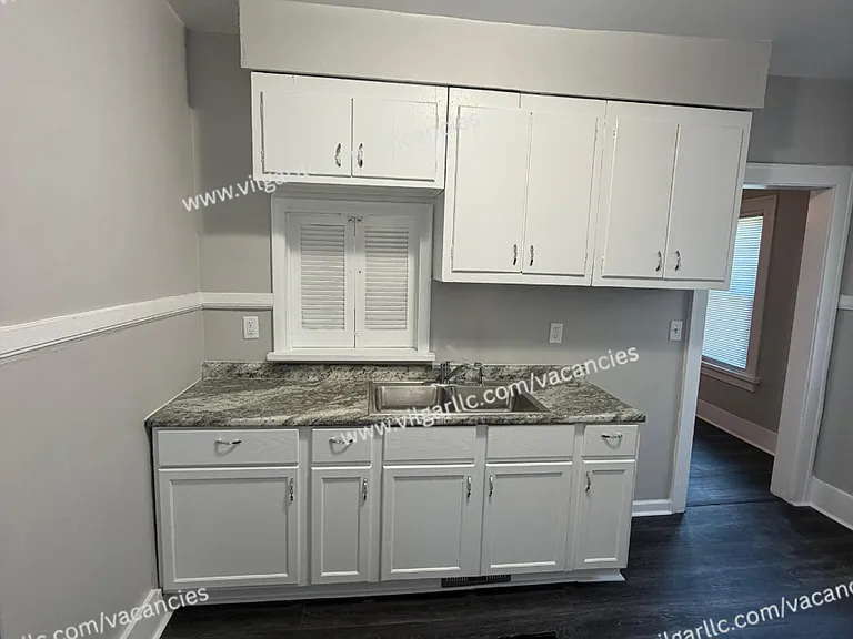 825 Merrill St — Photo 3