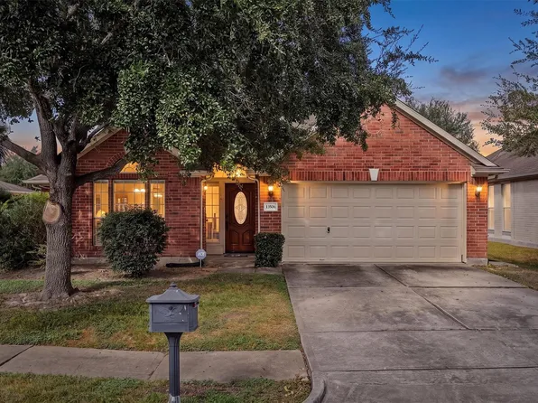 13506 Wesley Oaks Dr, Houston, TX 77085