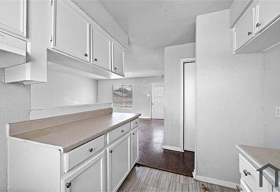 5th image of 3316 Texas Ave