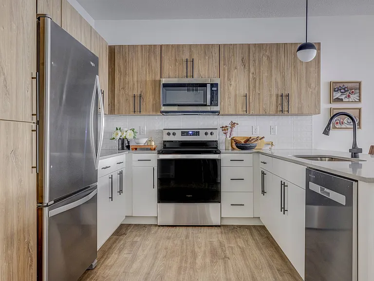 13601 S 600 W — Photo 5