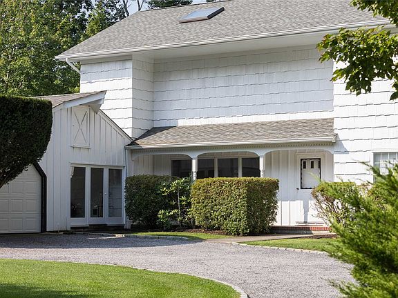 2nd image of 755 Moores Ln N