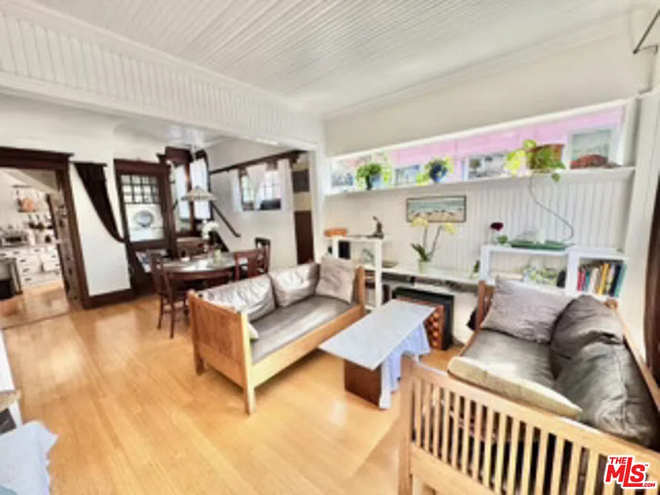 4 bed, 3.0 bath, 1724 sqft, $10,000 — Photo 4