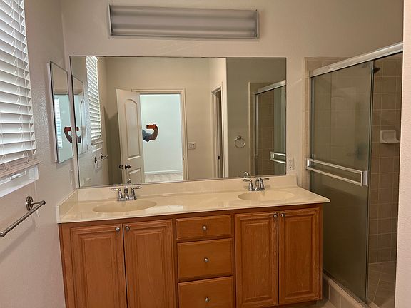 5th image of 22584 Amador St Unit 1