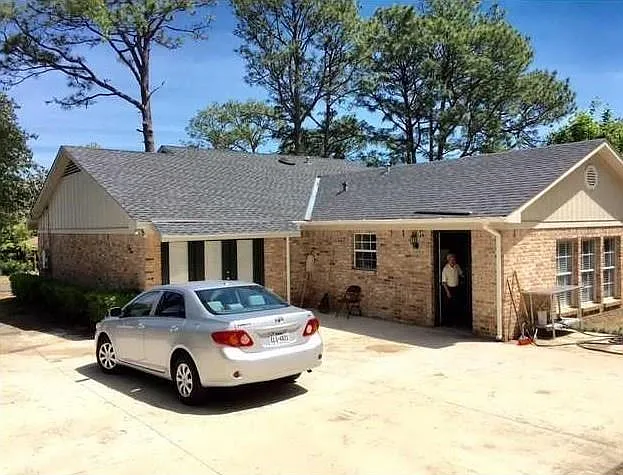 6225 Parkwood Dr W — Photo 16