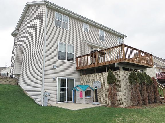 3rd image of 985 Hickory Creek Dr