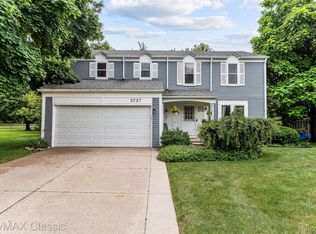 5737 Coach House Ct, Waterford, MI 48327