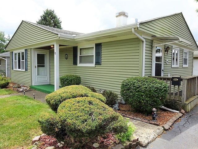 1st image of 22 Cardinal Ln