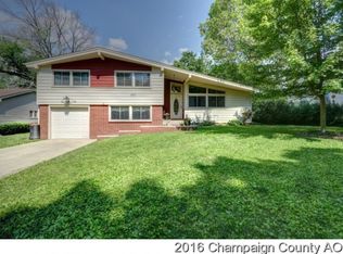 807 Lincoln Dr, Monticello, IL 61856
