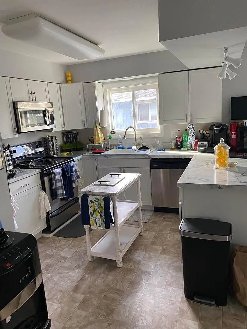 3305 Cope St — Photo 2