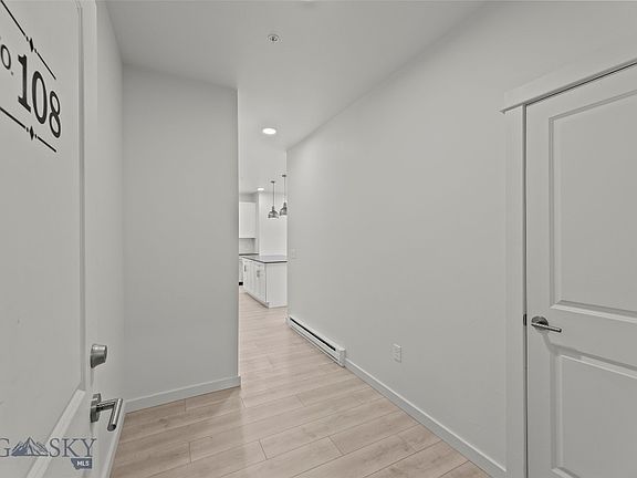 2nd image of 2221G Willow Dr #108