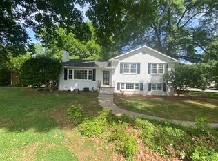 3927 Sharon View Rd, Charlotte, NC 28226