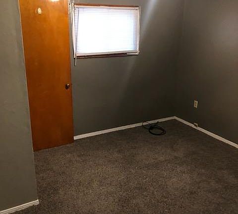 4th image of 3817 Stratford Blvd