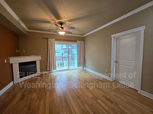1015 Railroad Ave Photo 1
