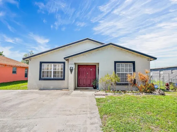 1303 W 6th St, Riviera Beach, FL 33404